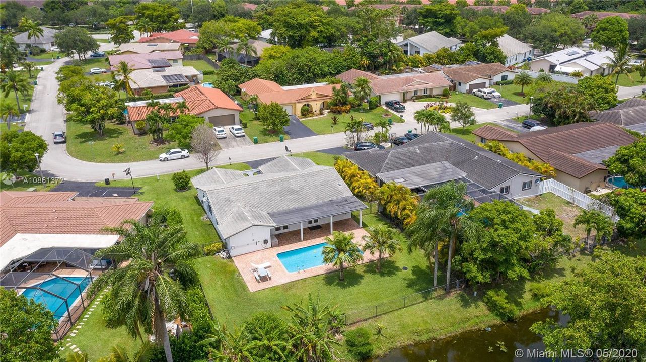 Recently Sold: $395,000 (3 beds, 2 baths, 1875 Square Feet)