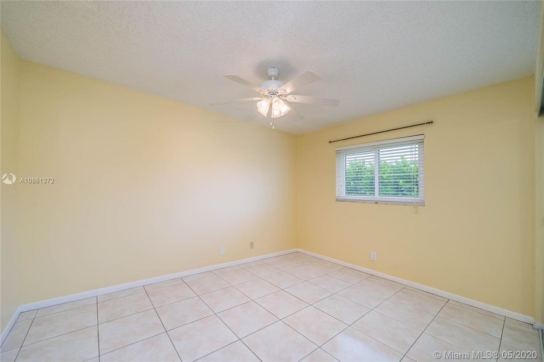Recently Sold: $395,000 (3 beds, 2 baths, 1875 Square Feet)