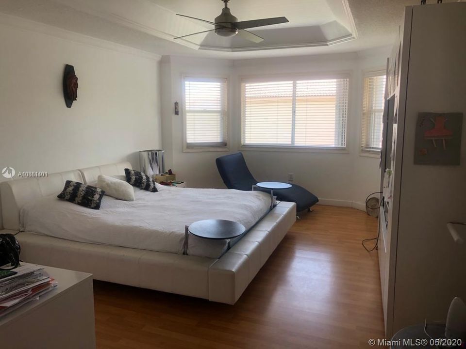 Recently Rented: $2,975 (4 beds, 3 baths, 2312 Square Feet)