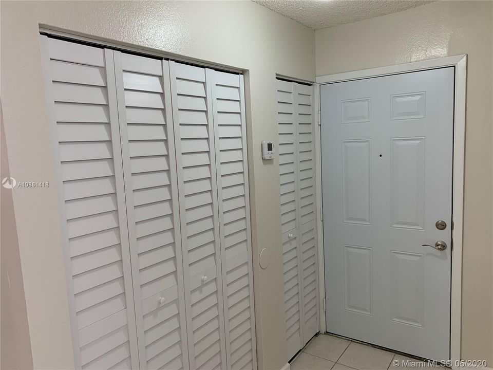Recientemente alquilado: $1,450 (2 camas, 2 baños, 1114 Pies cuadrados)