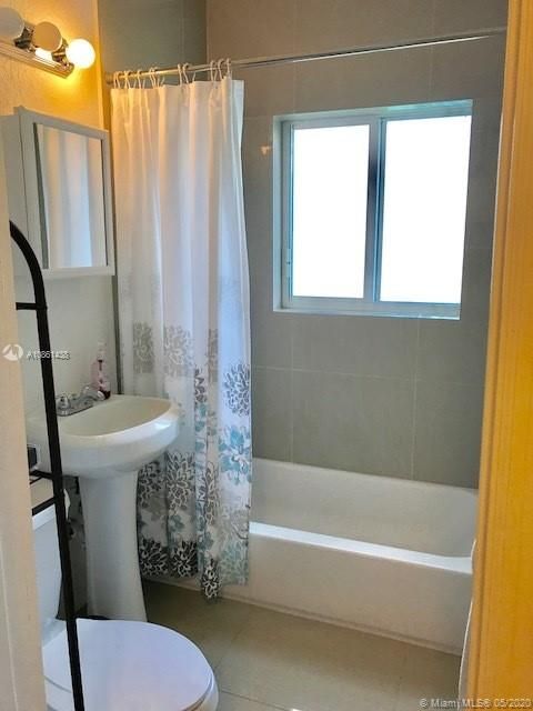 Recently Rented: $1,300 (1 beds, 1 baths, 690 Square Feet)