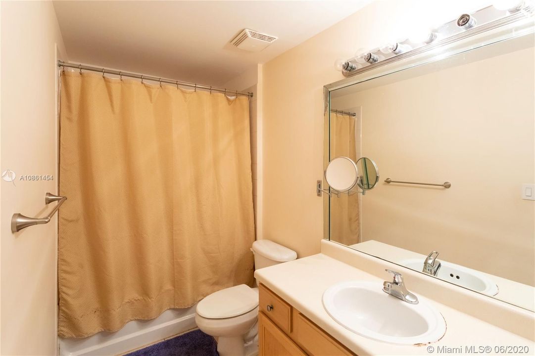 Недавно арендовано: $1,350 (1 спален, 1 ванн, 652 Квадратных фут)