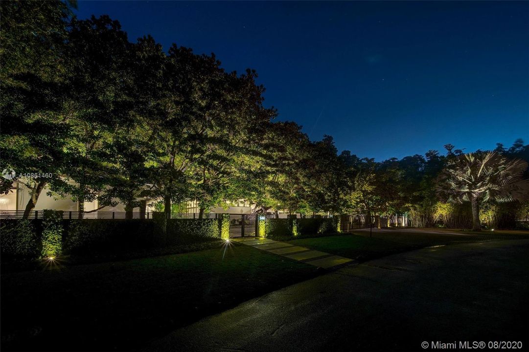 Recently Sold: $15,975,000 (9 beds, 8 baths, 7848 Square Feet)