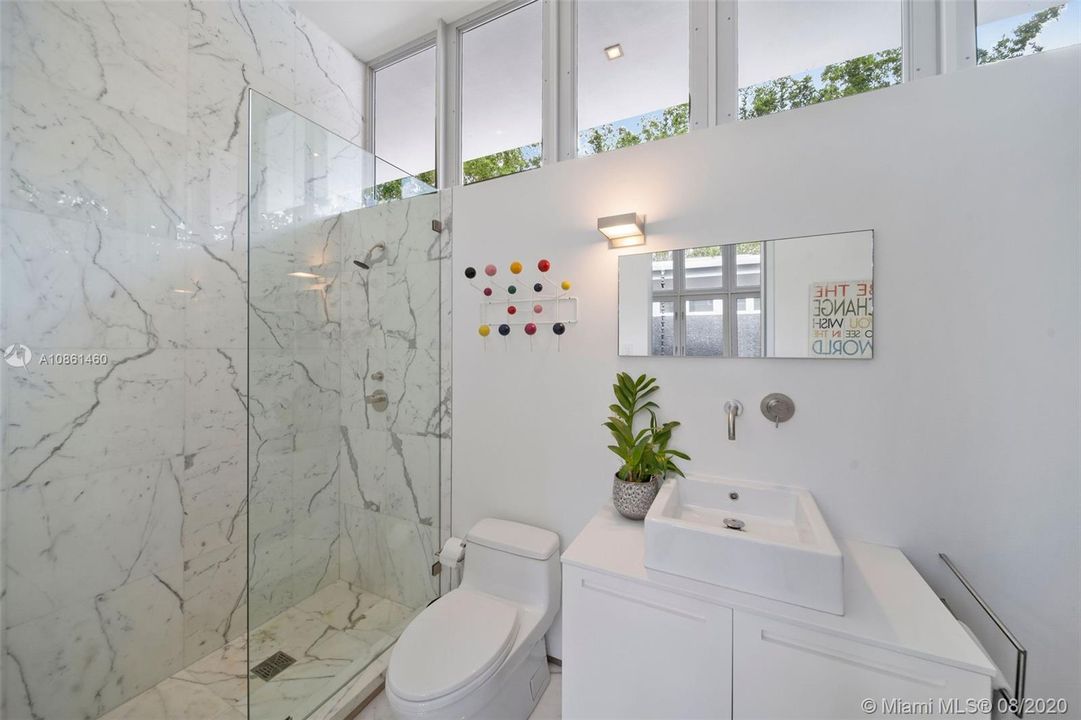 Recently Sold: $15,975,000 (9 beds, 8 baths, 7848 Square Feet)