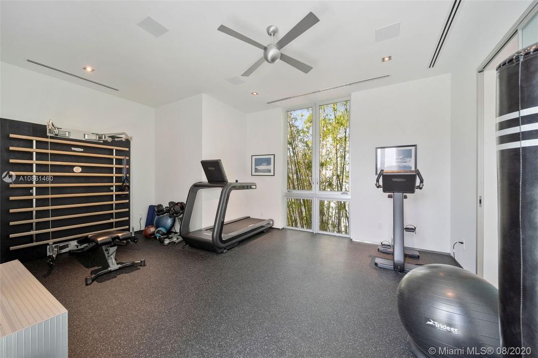 Recently Sold: $15,975,000 (9 beds, 8 baths, 7848 Square Feet)