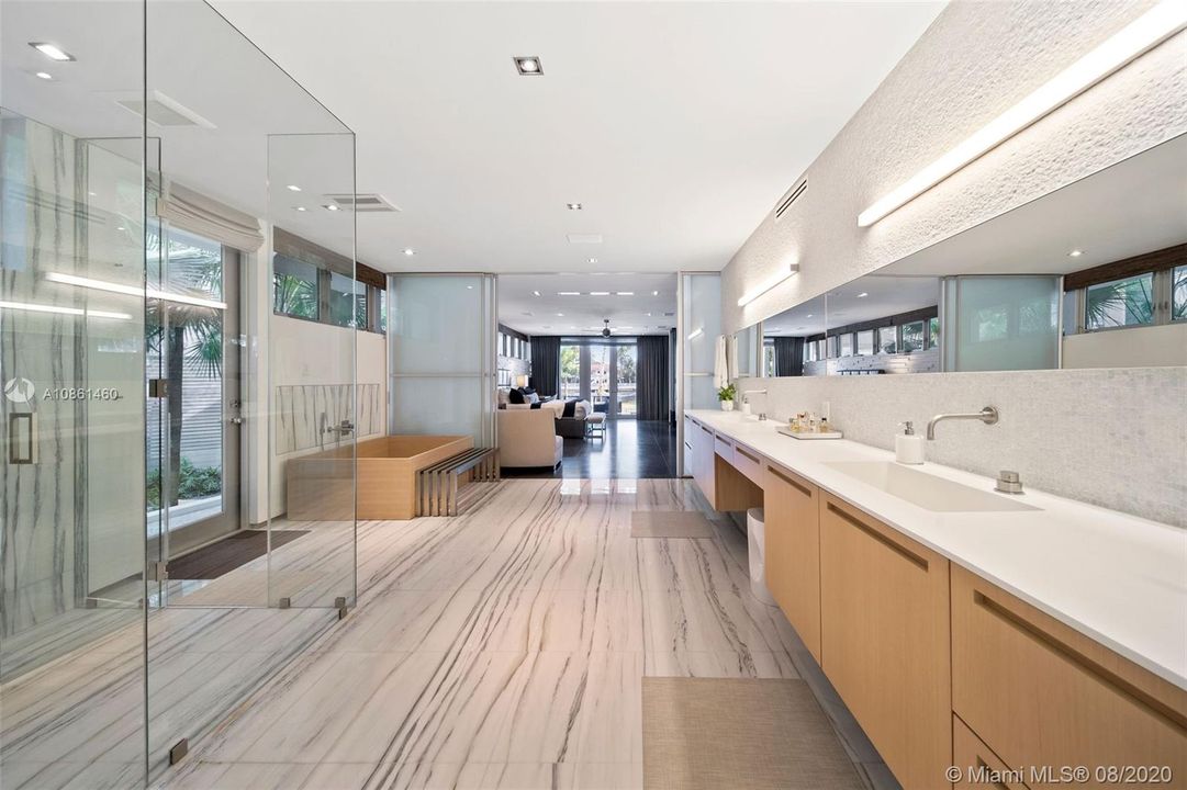 Recently Sold: $15,975,000 (9 beds, 8 baths, 7848 Square Feet)