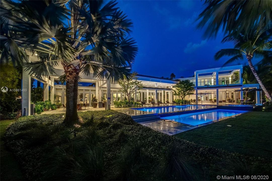 Recently Sold: $15,975,000 (9 beds, 8 baths, 7848 Square Feet)