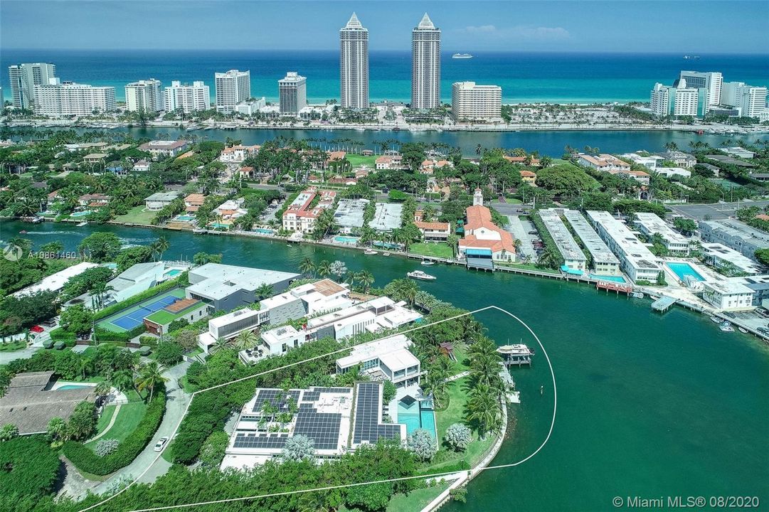 Recently Sold: $15,975,000 (9 beds, 8 baths, 7848 Square Feet)