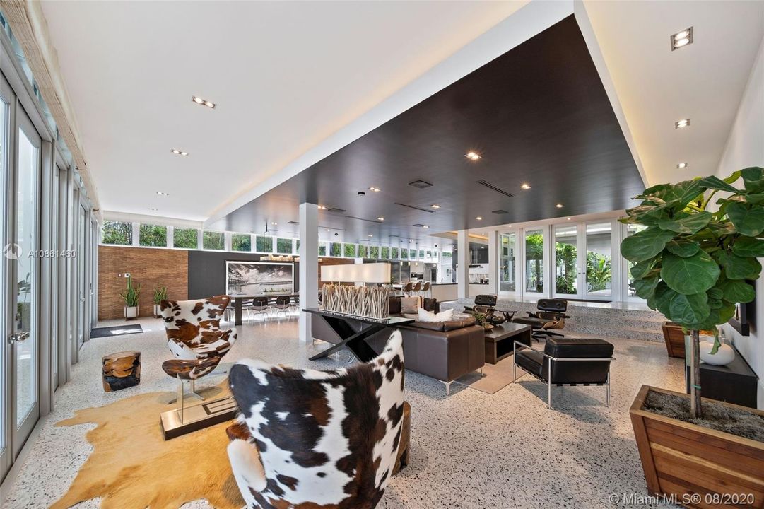 Recently Sold: $15,975,000 (9 beds, 8 baths, 7848 Square Feet)