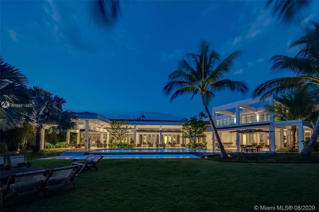 Recently Sold: $15,975,000 (9 beds, 8 baths, 7848 Square Feet)