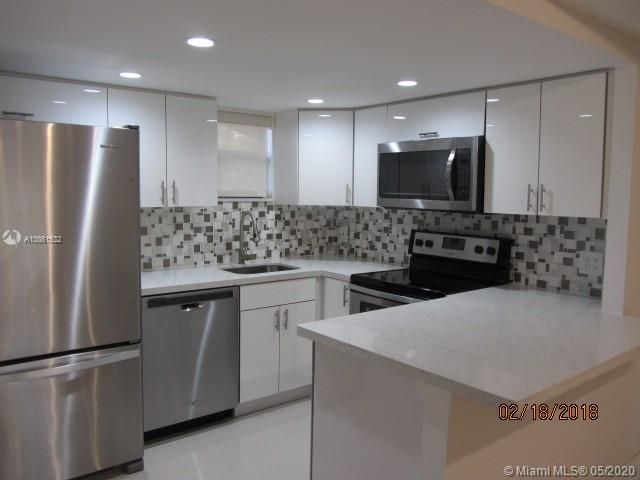 Recently Rented: $1,900 (2 beds, 2 baths, 1036 Square Feet)