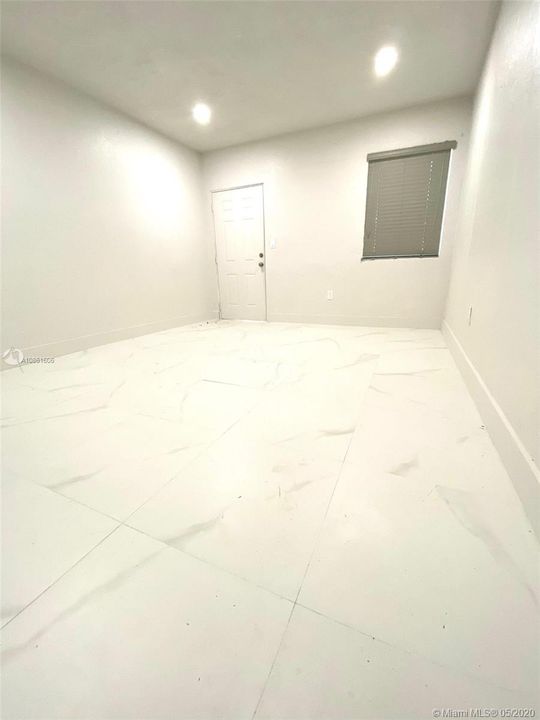 Недавно арендовано: $1,050 (0 спален, 1 ванн, 500 Квадратных фут)