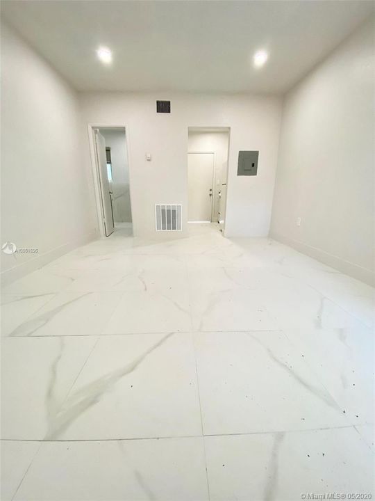 Недавно арендовано: $1,050 (0 спален, 1 ванн, 500 Квадратных фут)