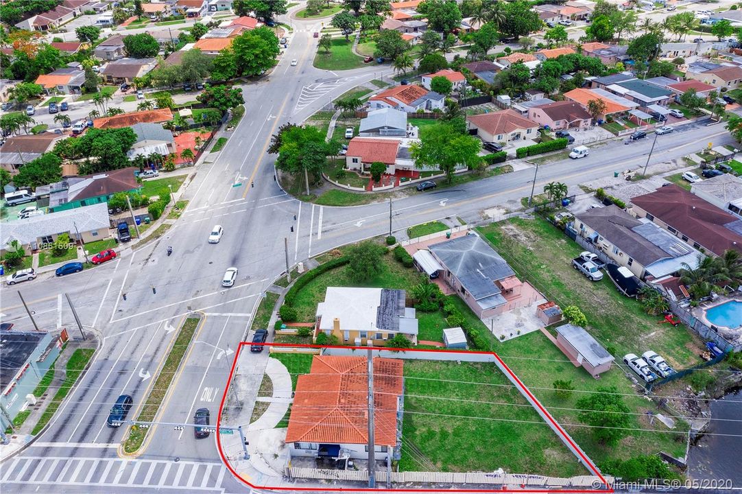 Недавно продано: $380,000 (4 спален, 3 ванн, 1380 Квадратных фут)