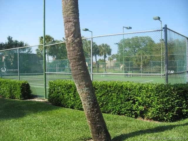 2 Tennis Courts and Pickel Ball court.