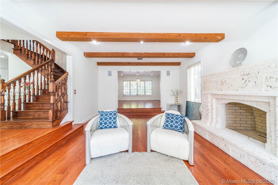 Recently Rented: $11,000 (5 beds, 4 baths, 4216 Square Feet)