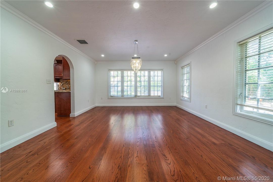 Recently Rented: $11,000 (5 beds, 4 baths, 4216 Square Feet)