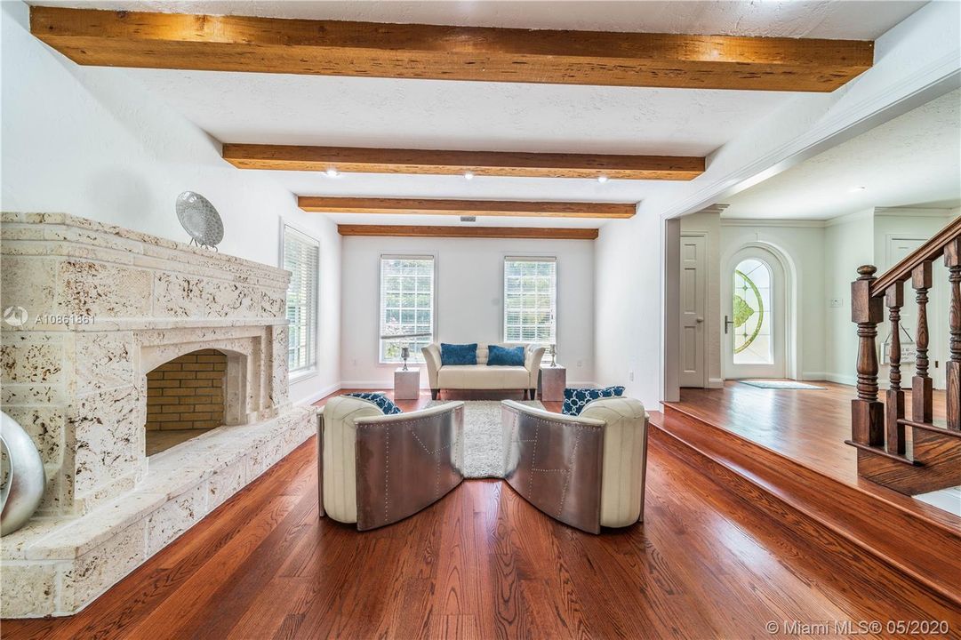 Recently Rented: $11,000 (5 beds, 4 baths, 4216 Square Feet)