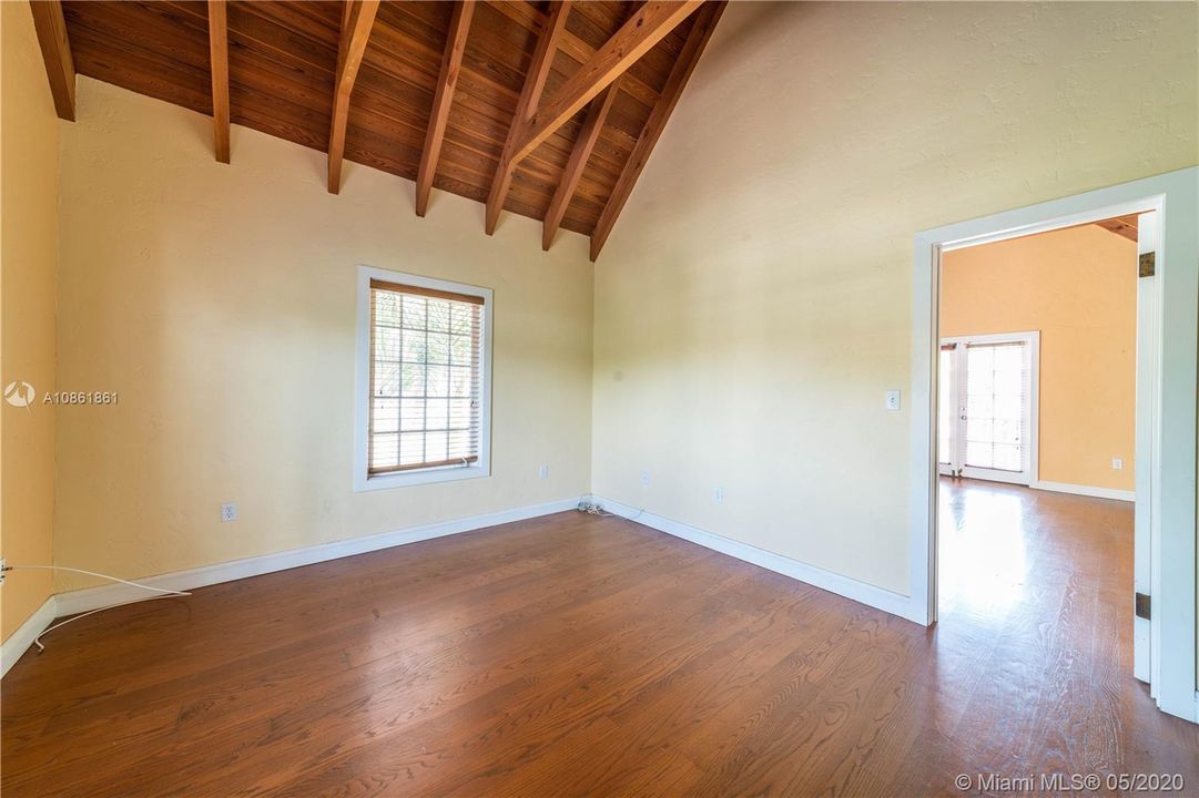 Recently Rented: $11,000 (5 beds, 4 baths, 4216 Square Feet)