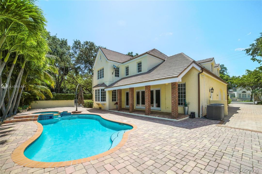 Recently Rented: $11,000 (5 beds, 4 baths, 4216 Square Feet)