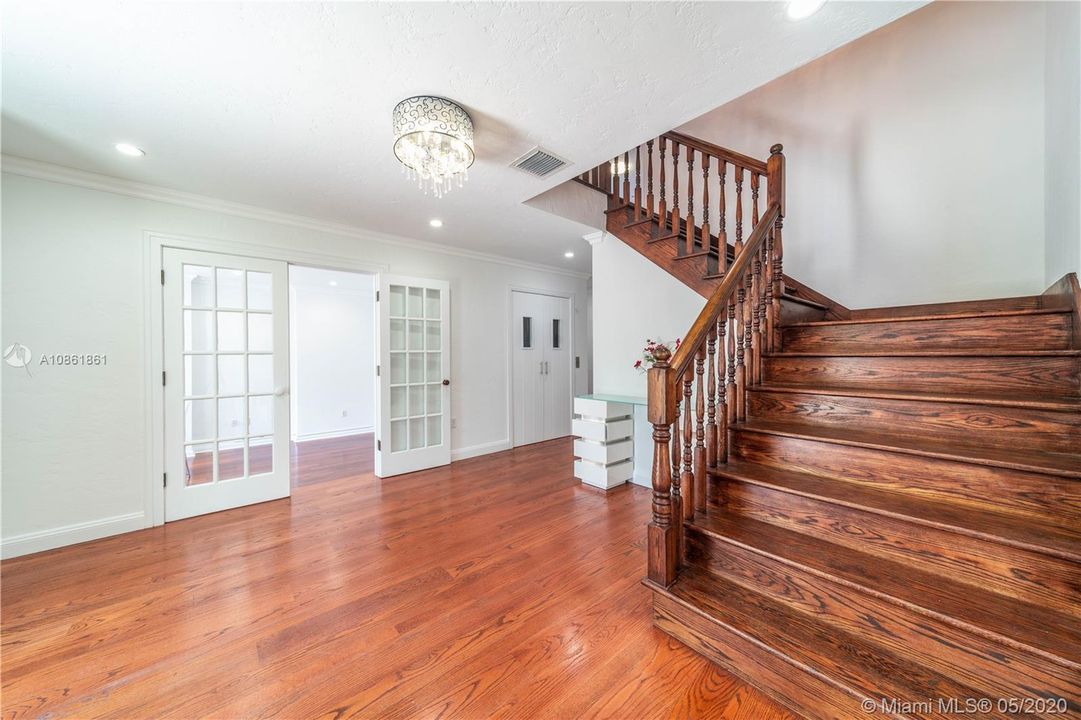 Recently Rented: $11,000 (5 beds, 4 baths, 4216 Square Feet)