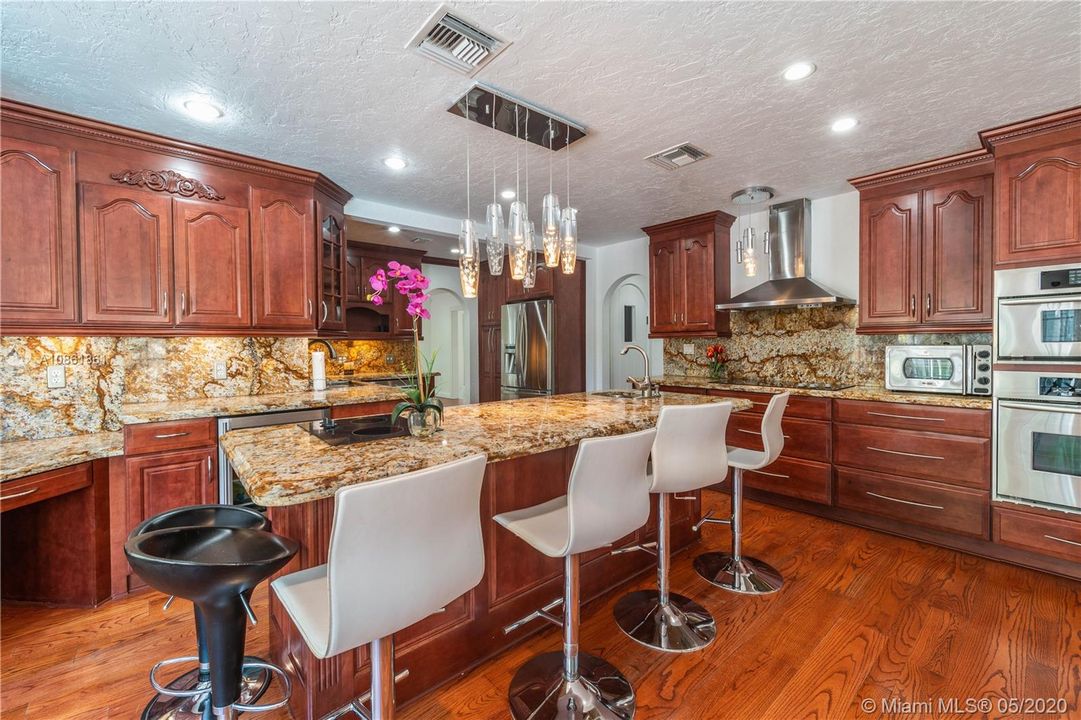 Recently Rented: $11,000 (5 beds, 4 baths, 4216 Square Feet)