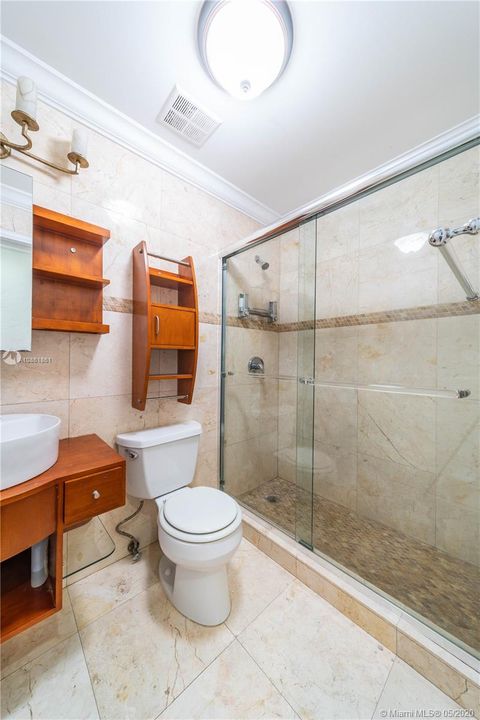 Recently Rented: $11,000 (5 beds, 4 baths, 4216 Square Feet)