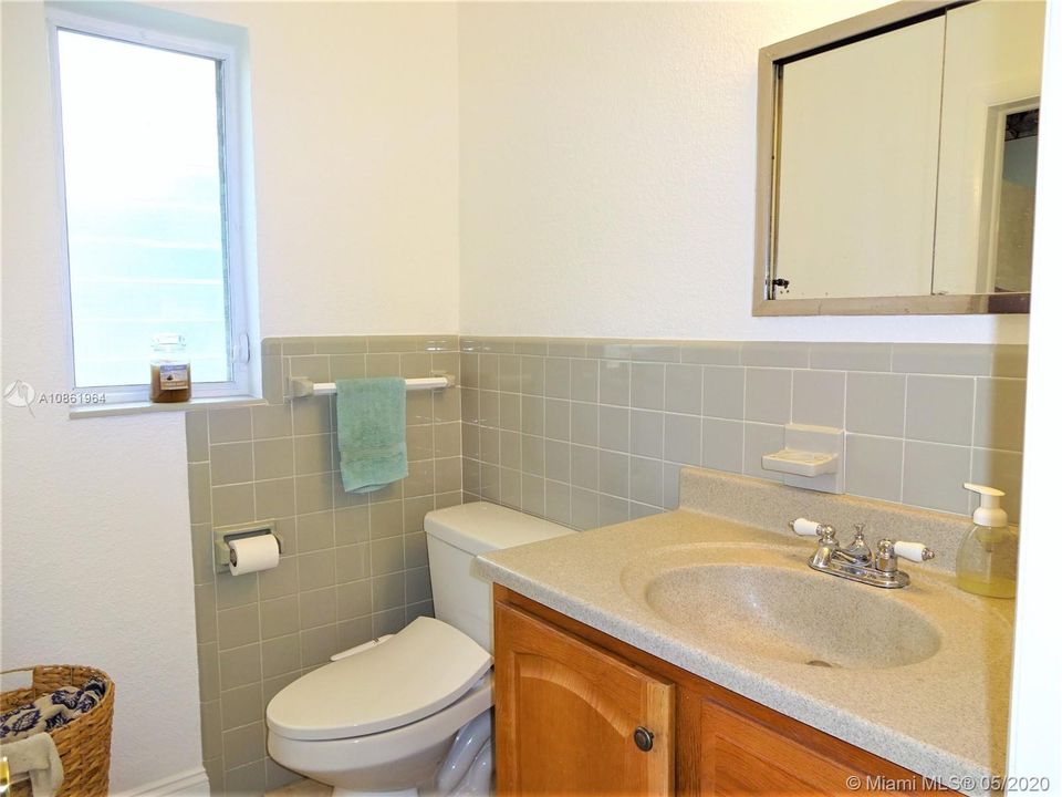Recently Sold: $229,000 (3 beds, 1 baths, 1210 Square Feet)