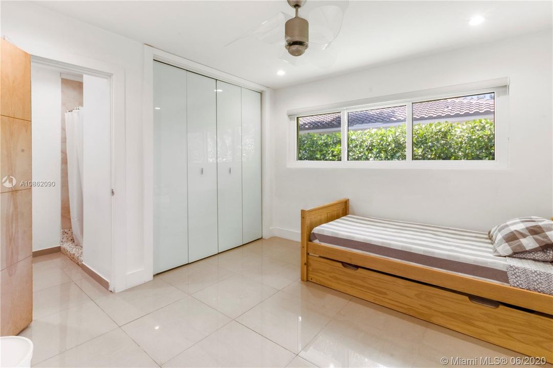 Recientemente alquilado: $8,000 (5 camas, 4 baños, 2763 Pies cuadrados)