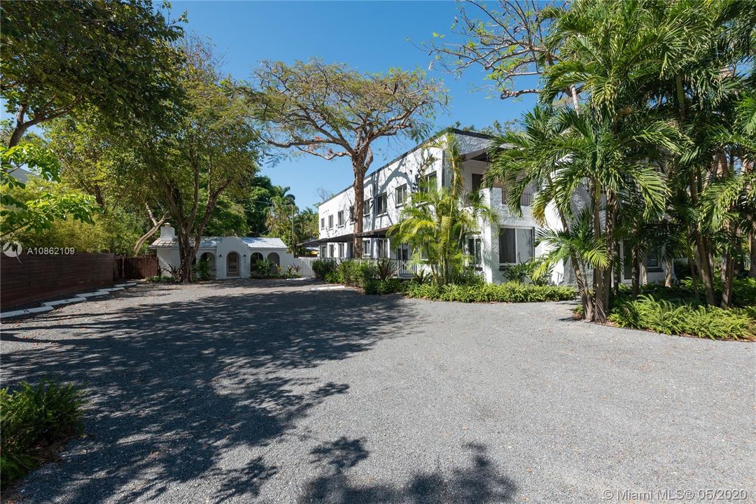 Recientemente alquilado: $2,500 (2 camas, 2 baños, 775 Pies cuadrados)