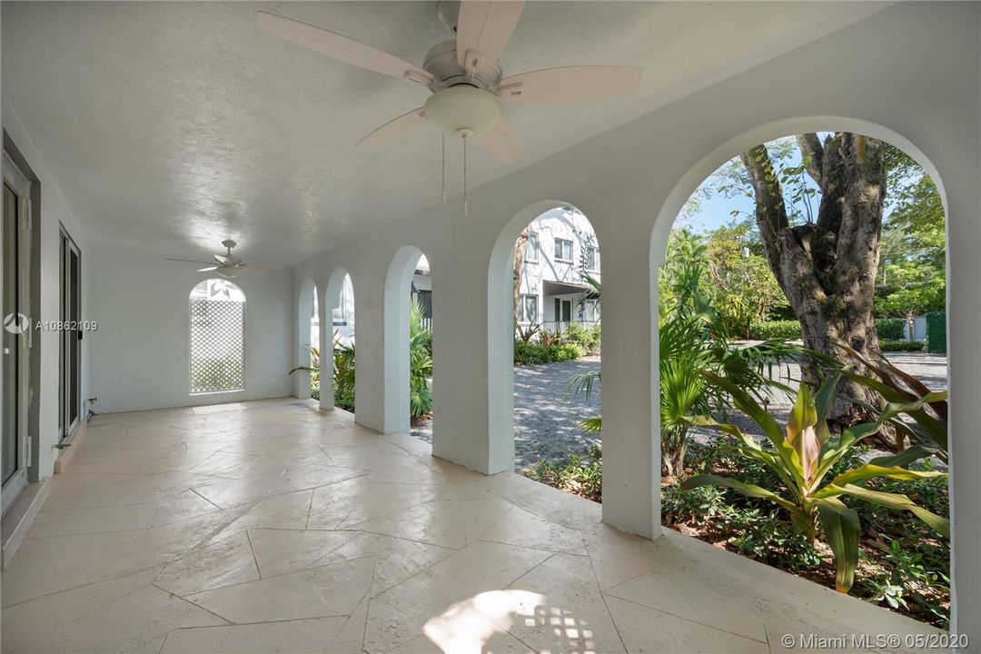 Recientemente alquilado: $2,500 (2 camas, 2 baños, 775 Pies cuadrados)