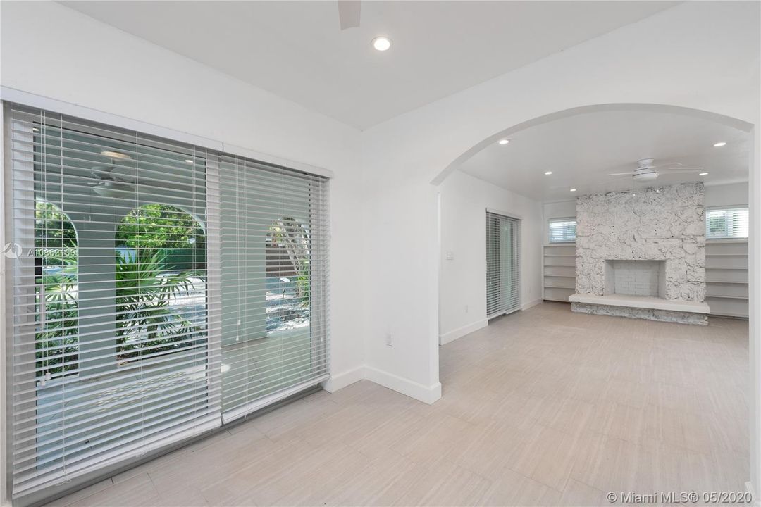 Recientemente alquilado: $2,500 (2 camas, 2 baños, 775 Pies cuadrados)