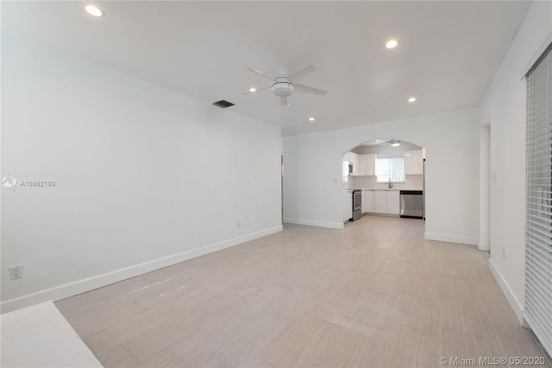 Recientemente alquilado: $2,500 (2 camas, 2 baños, 775 Pies cuadrados)