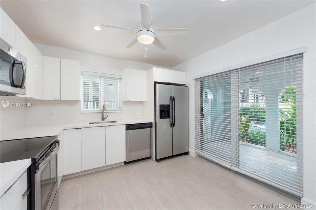 Recientemente alquilado: $2,500 (2 camas, 2 baños, 775 Pies cuadrados)