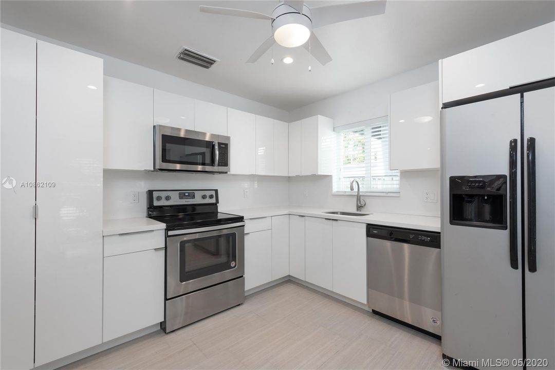 Recientemente alquilado: $2,500 (2 camas, 2 baños, 775 Pies cuadrados)