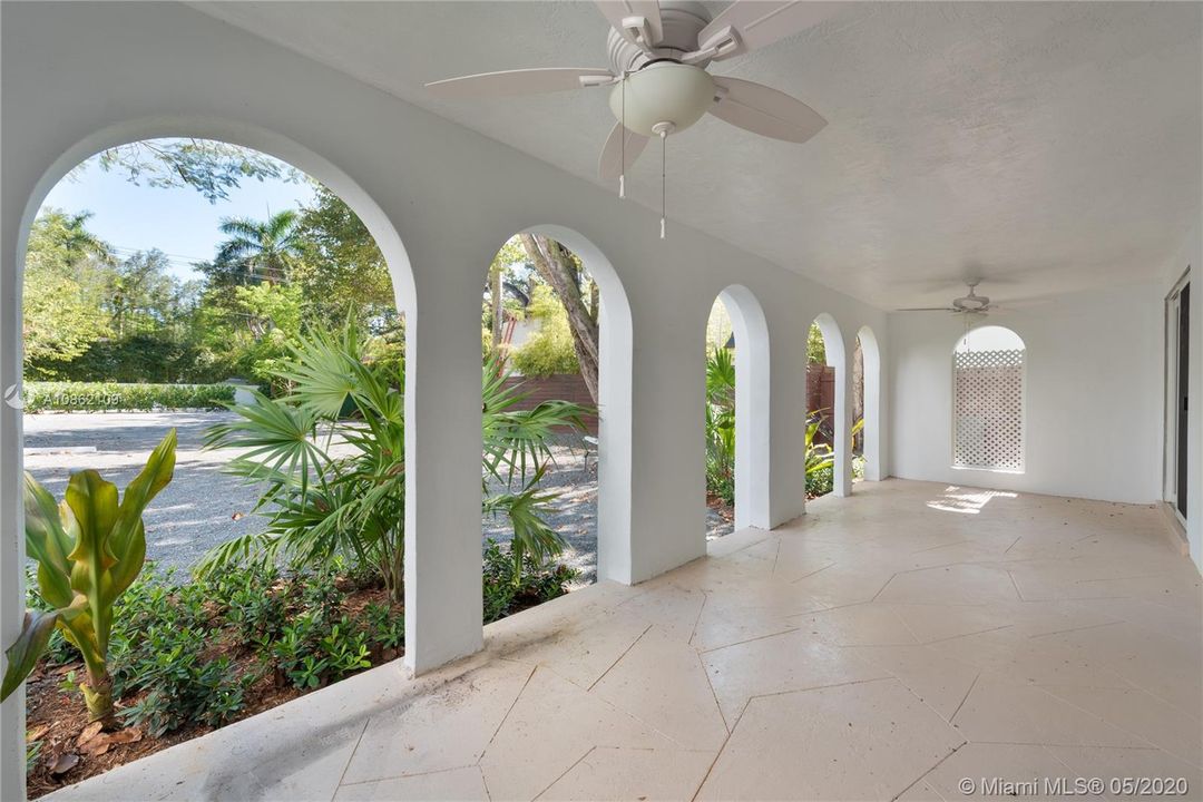 Recientemente alquilado: $2,500 (2 camas, 2 baños, 775 Pies cuadrados)