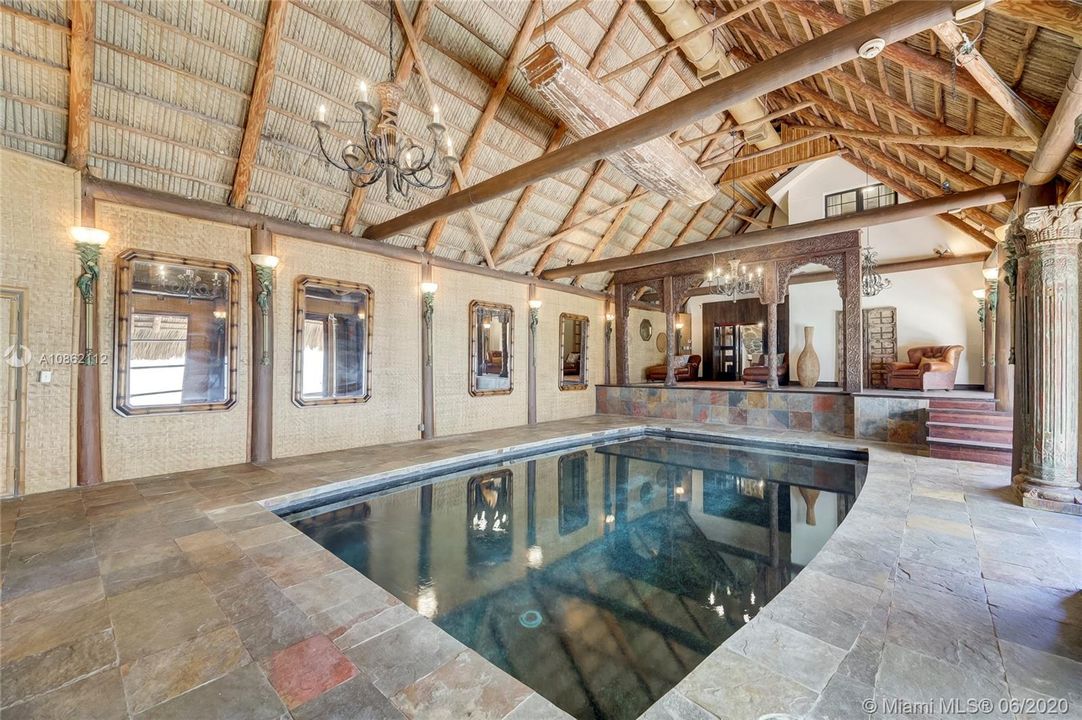 Recently Sold: $950,000 (3 beds, 2 baths, 2558 Square Feet)
