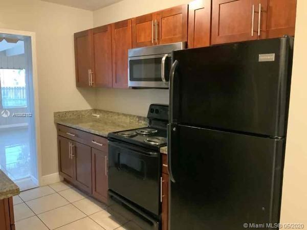 Recently Rented: $1,875 (3 beds, 1 baths, 975 Square Feet)