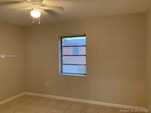 Recently Rented: $1,875 (3 beds, 1 baths, 975 Square Feet)