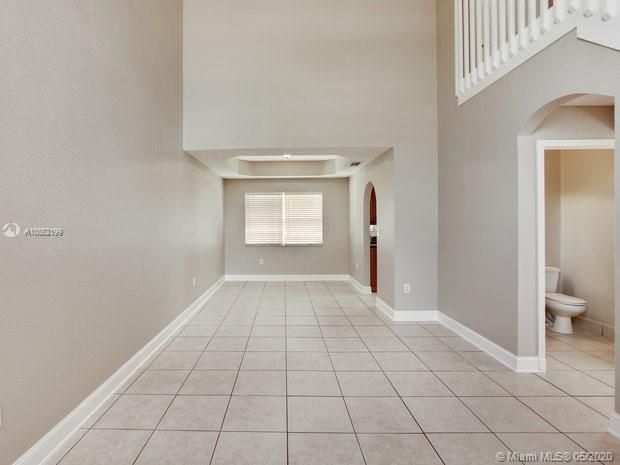 Recently Rented: $2,545 (3 beds, 2 baths, 1746 Square Feet)