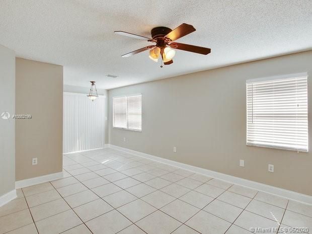 Recently Rented: $2,545 (3 beds, 2 baths, 1746 Square Feet)