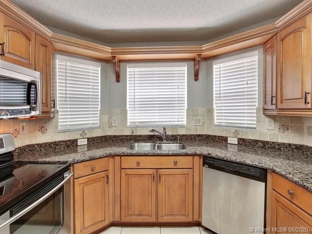 Recently Rented: $2,545 (3 beds, 2 baths, 1746 Square Feet)