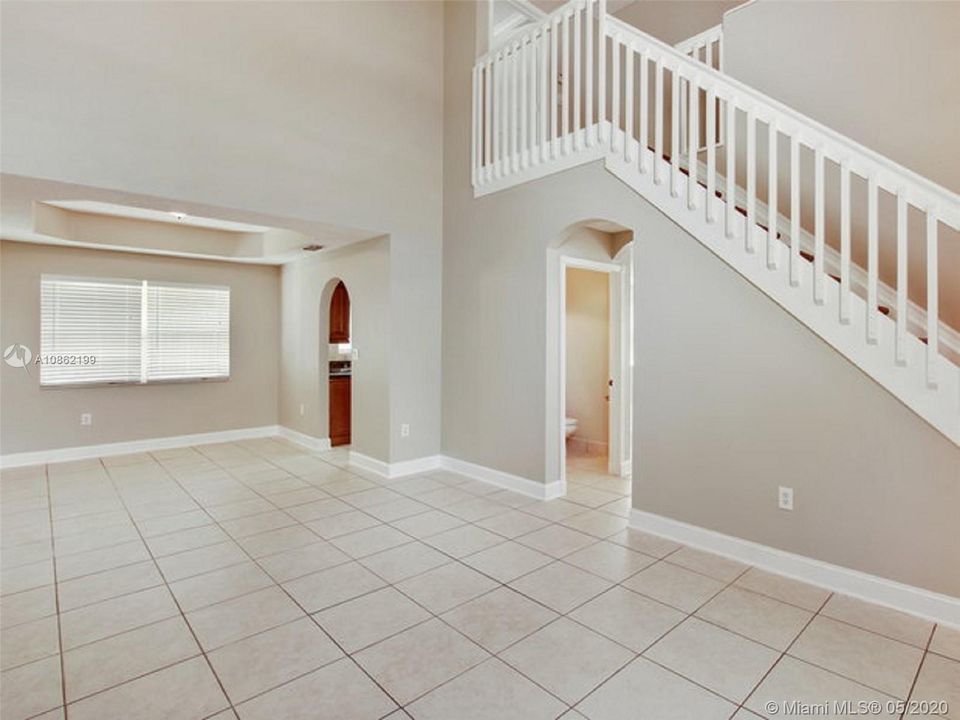 Recently Rented: $2,545 (3 beds, 2 baths, 1746 Square Feet)