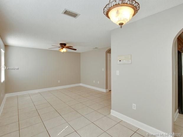Recently Rented: $2,545 (3 beds, 2 baths, 1746 Square Feet)