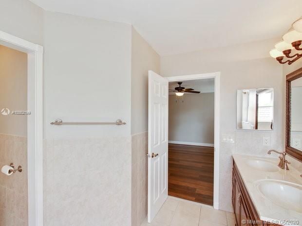 Recently Rented: $2,545 (3 beds, 2 baths, 1746 Square Feet)