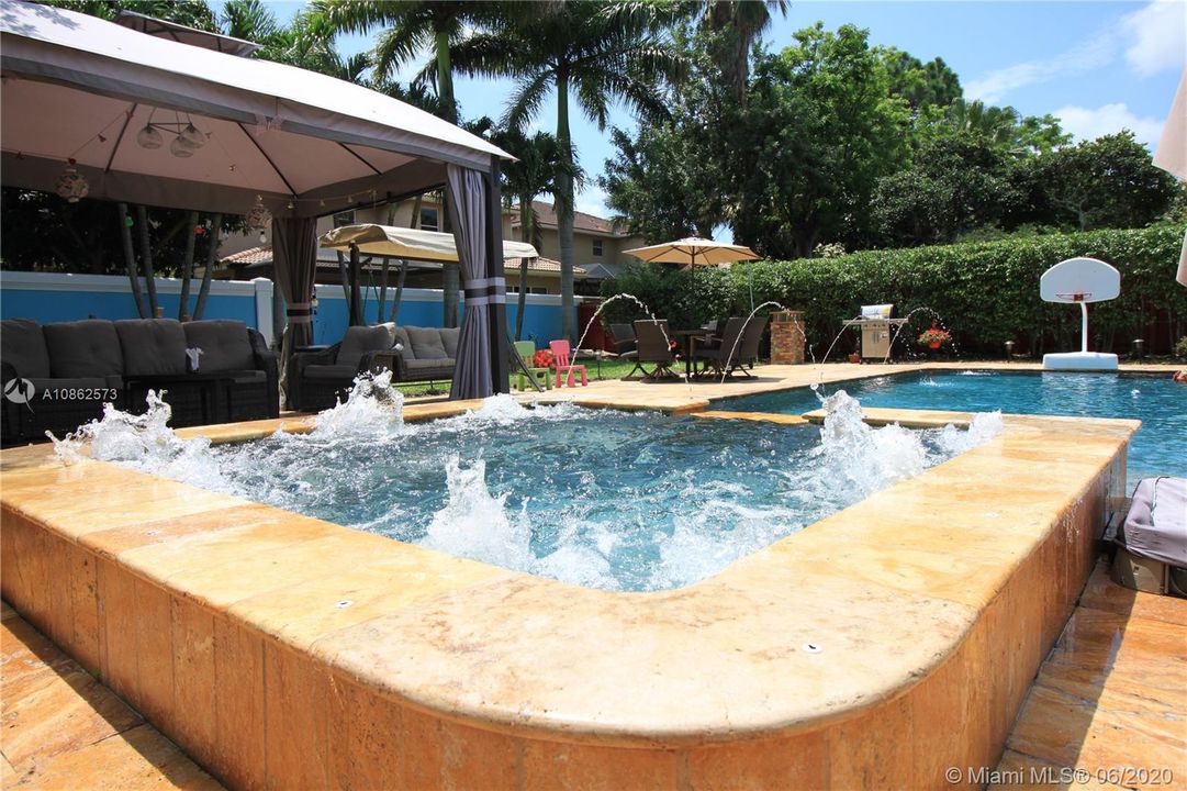 Vendido Recientemente: $410,000 (3 camas, 2 baños, 1457 Pies cuadrados)