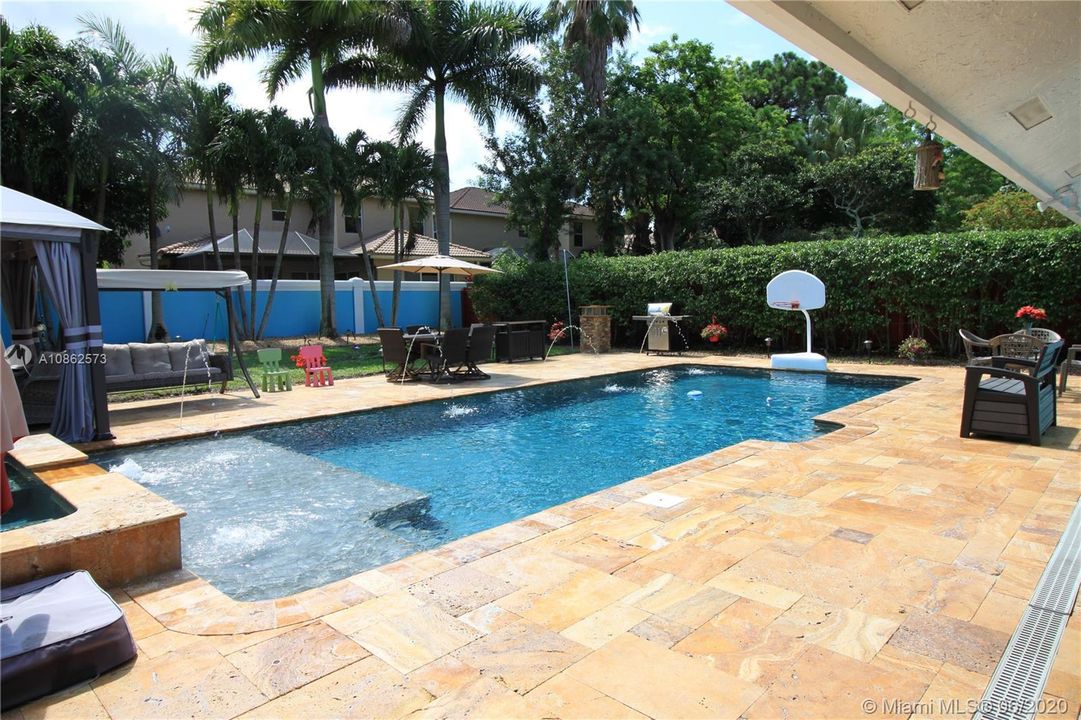 Vendido Recientemente: $410,000 (3 camas, 2 baños, 1457 Pies cuadrados)