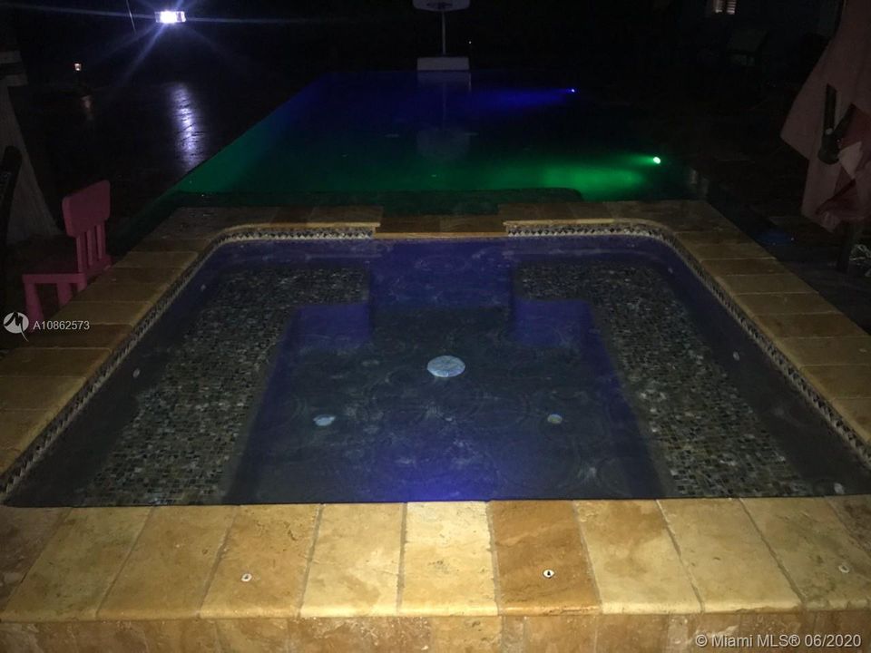 Vendido Recientemente: $410,000 (3 camas, 2 baños, 1457 Pies cuadrados)