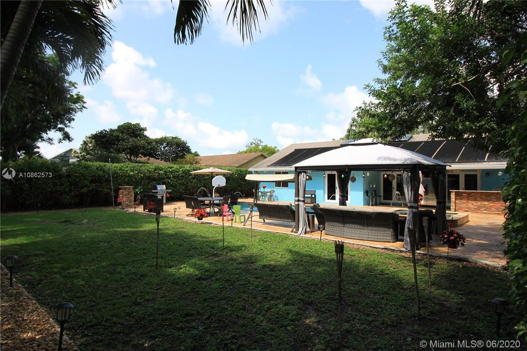 Vendido Recientemente: $410,000 (3 camas, 2 baños, 1457 Pies cuadrados)
