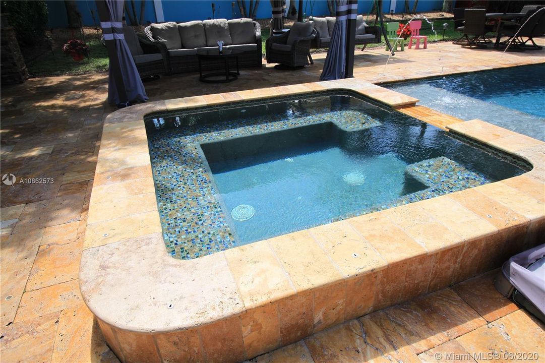 Vendido Recientemente: $410,000 (3 camas, 2 baños, 1457 Pies cuadrados)